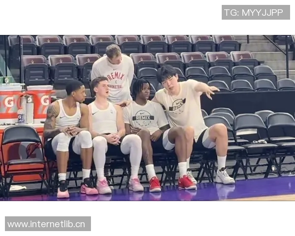 杨瀚森与队友沟通更加顺畅英语理解能力显著提升 杨瀚森与队友沟通更加顺畅英语理解能力显著提升