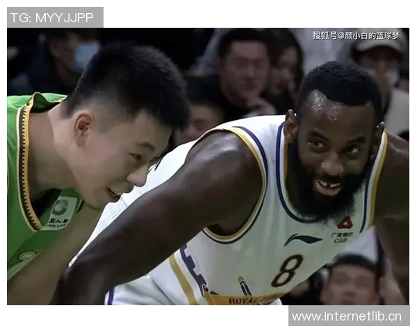 扎威表现低迷三分球失准仅得两分球队遭遇惨败