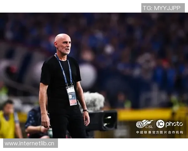 海港队在主教练穆斯卡特的带领下全力备战重返赛场迎接新挑战