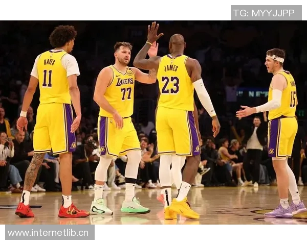 NBA赛季回顾:国王遭森林狼逆袭太阳力克湖人开拓者战胜勇士展现实力 NBA赛季回顾:国王遭森林狼逆袭太阳力克湖人开拓者战胜勇士展现实力