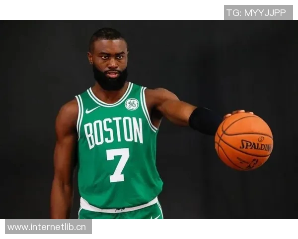 杰伦布朗称赞米诺特表现出色期待其在稳定性上持续进步