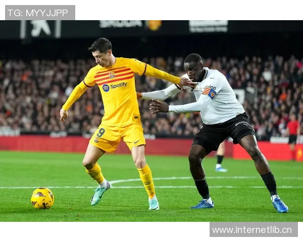 扎卡回忆2019年被嘘经历：痛苦与荣耀交织的足球人生瞬间